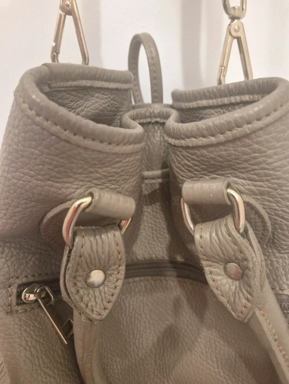 Liz Claiborne Italian Leather Tote Shoulder Bag Taupe Carryall.